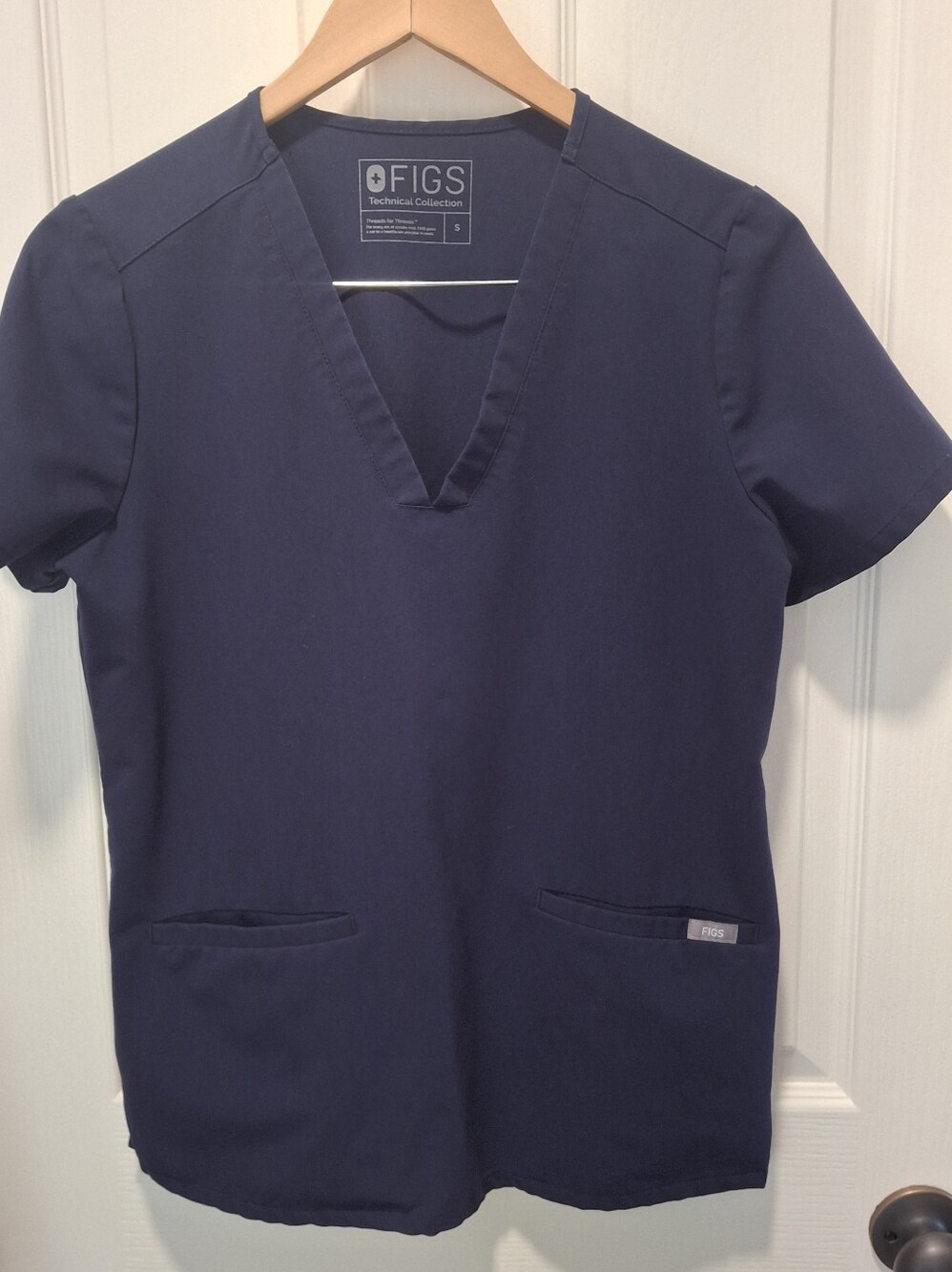 FIGS Navy V-Neck Short Sleeve Scrub Top